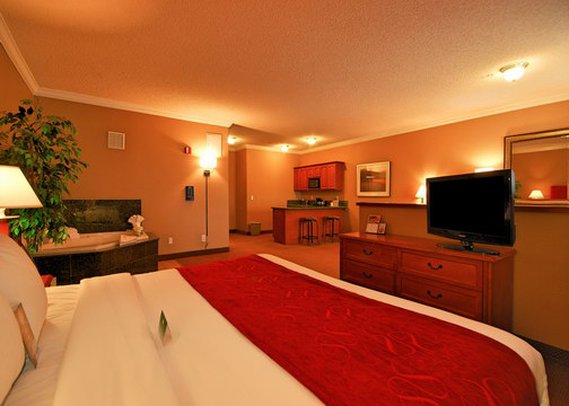 Comfort Suites Near Six Flags Magic Mountain - Stevenson Ranch, CA