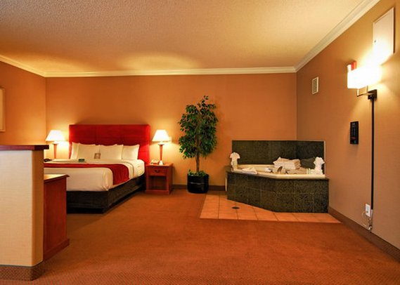 Comfort Suites Near Six Flags Magic Mountain - Stevenson Ranch, CA