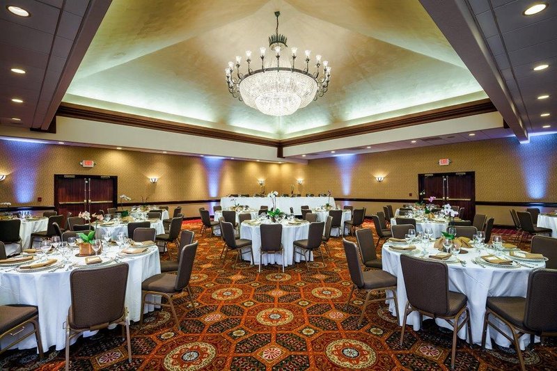 Vineyards Chop House-Crowne Plaza Hotel Concord - Concord, CA