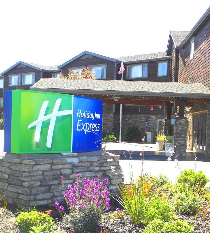 Holiday Inn Express FORT BRAGG - Willits, CA