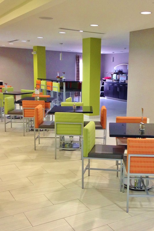 Holiday Inn Express Hotel & Suites Jackson Downtown-Coliseum - Jackson, MS