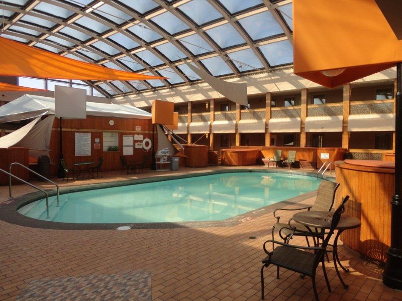 Radisson Hotel Milwaukee North Shore - Milwaukee, WI