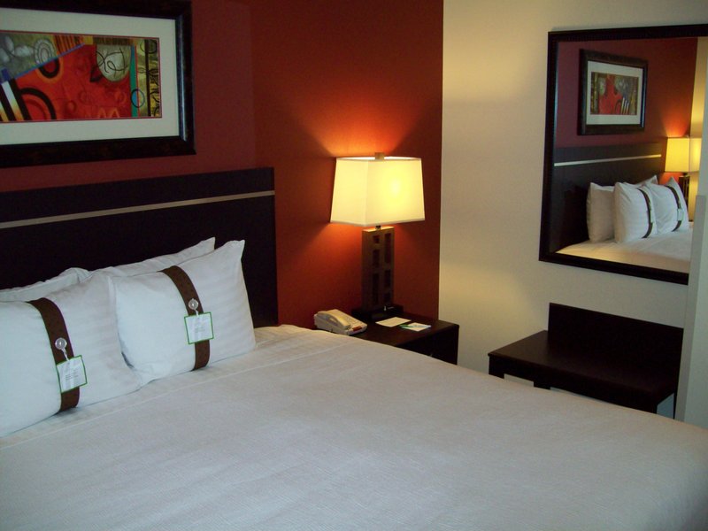 Holiday Inn OMAHA DOWNTOWN-AIRPORT - Omaha, NE