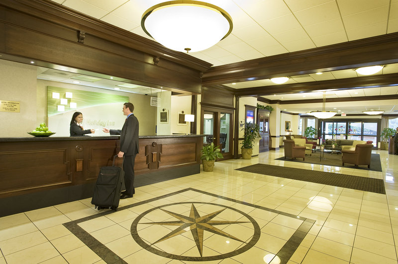 Holiday Inn NATIONAL AIRPORT/CRYSTAL CITY - Arlington, VA