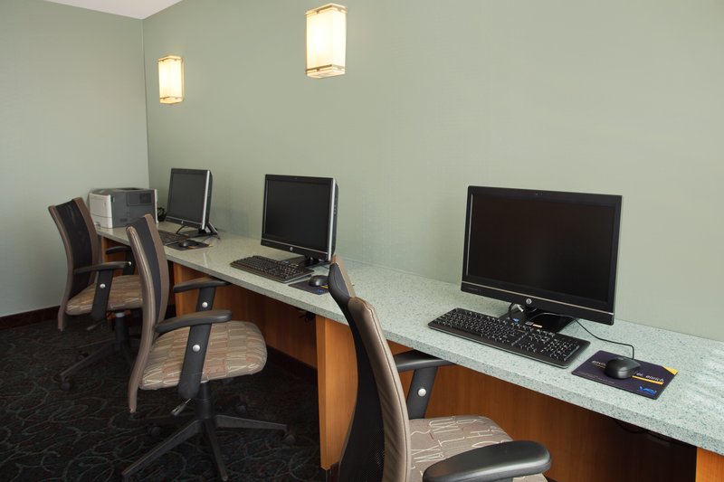 Holiday Inn Express ROMULUS / DETROIT AIRPORT - Romulus, MI