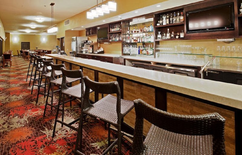 Vineyards Chop House-Crowne Plaza Hotel Concord - Concord, CA
