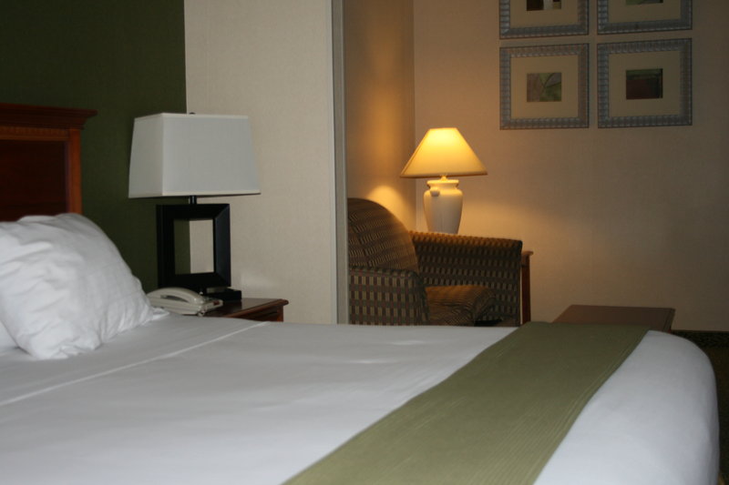 Holiday Inn Express & Suites HAGERSTOWN - Hermitage, PA