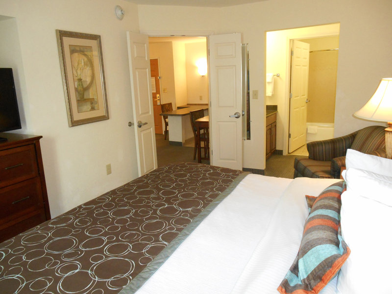 Staybridge Suites SAVANNAH AIRPORT - Fort Stewart, GA