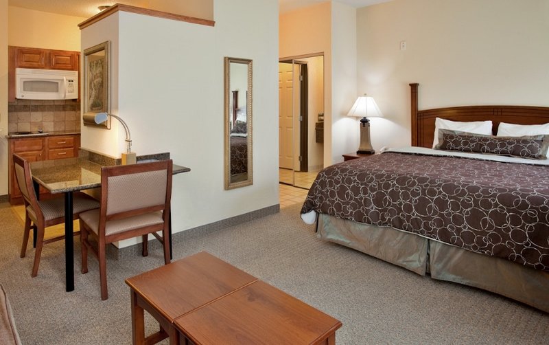 Staybridge Suites-Columbia-Hwy - Columbia, MO