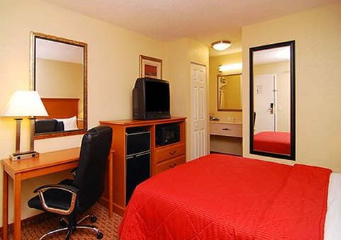 Econo Lodge-Mayport - Atlantic Beach, FL