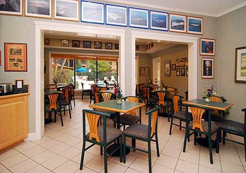 Econo Lodge-Mayport - Atlantic Beach, FL