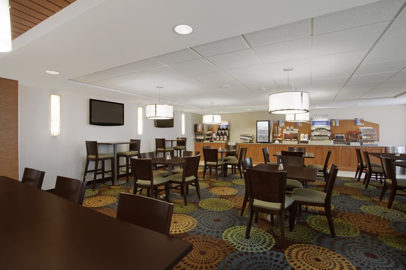 Holiday Inn Express ROMULUS / DETROIT AIRPORT - Romulus, MI