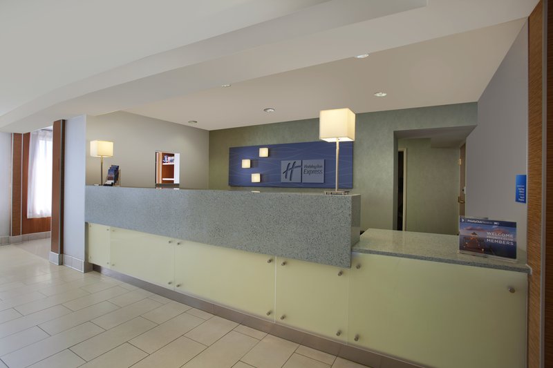 Holiday Inn Express ROMULUS / DETROIT AIRPORT - Romulus, MI