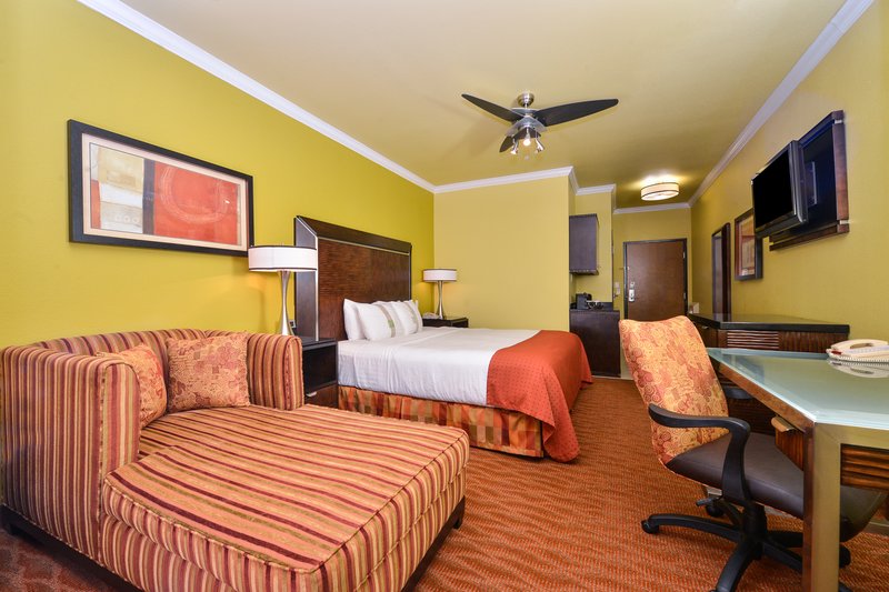 Holiday Inn & Suites - McKinney, TX