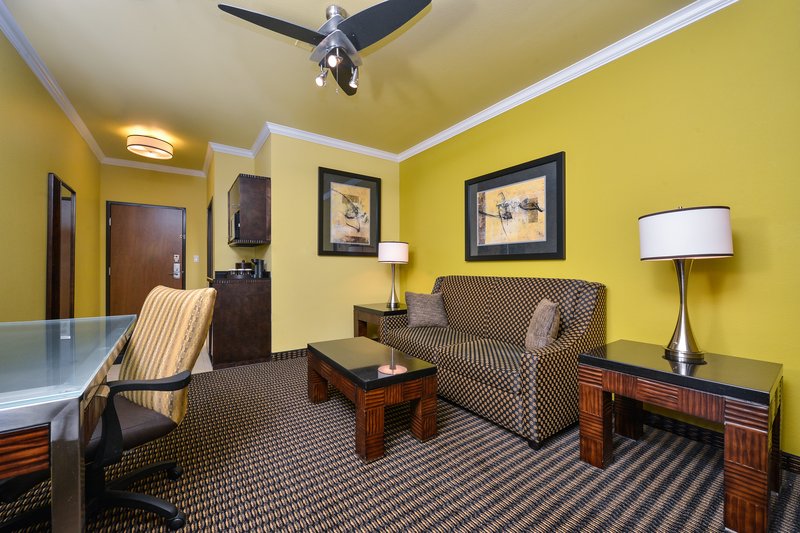 Holiday Inn & Suites - McKinney, TX