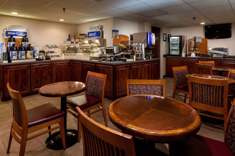 Holiday Inn Express NEWPORT NEWS - Newport News, VA