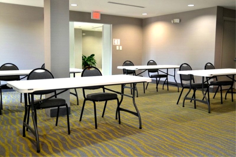 Holiday Inn Express Hotel & Suites Jackson Downtown-Coliseum - Jackson, MS