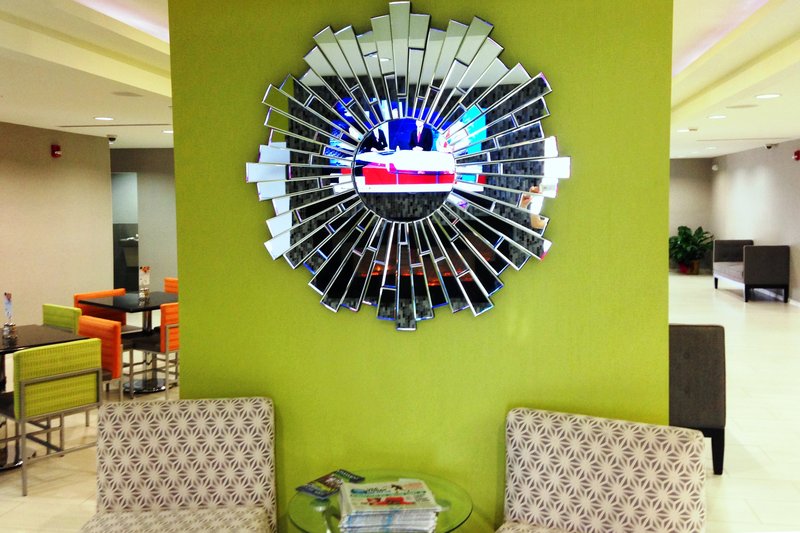 Holiday Inn Express Hotel & Suites Jackson Downtown-Coliseum - Jackson, MS