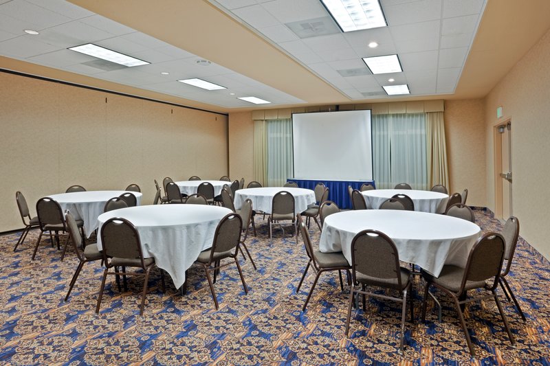Holiday Inn Express & Suites ASTORIA - Henderson Harbor, NY