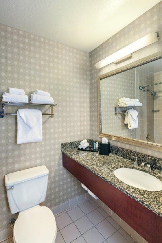 Vineyards Chop House-Crowne Plaza Hotel Concord - Concord, CA