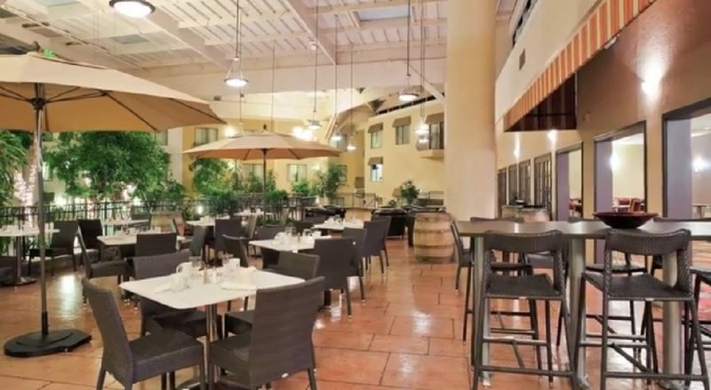 Vineyards Chop House-Crowne Plaza Hotel Concord - Concord, CA