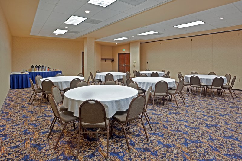Holiday Inn Express & Suites ASTORIA - Henderson Harbor, NY