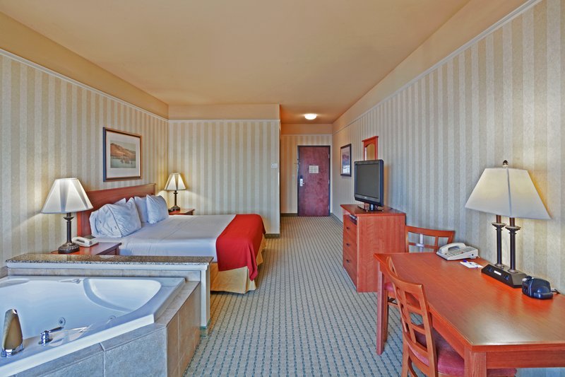 Holiday Inn Express & Suites ASTORIA - Henderson Harbor, NY