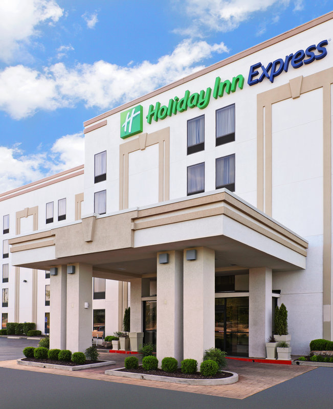 Holiday Inn Express & Suites FAYETTEVILLE-UNIV OF AR AREA - Springdale, AR