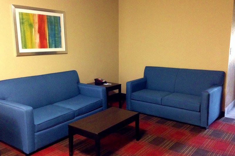 Holiday Inn Express Hotel & Suites Jackson Downtown-Coliseum - Jackson, MS