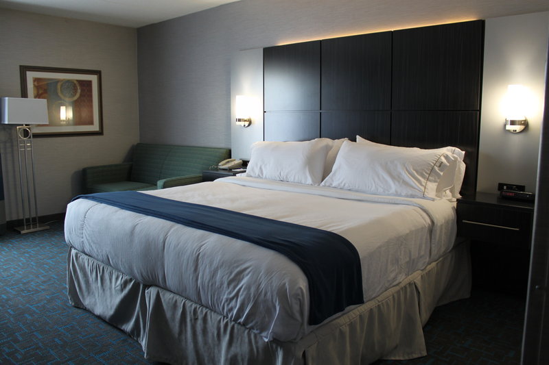 Holiday Inn Express Janesville-I-90 & US Hwy 14 - Janesville, WI