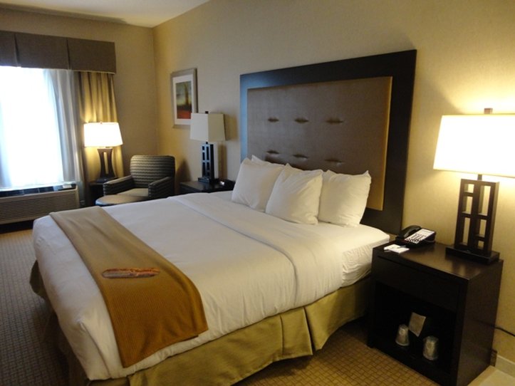 Holiday Inn Express & Suites Olathe North - Olathe, KS