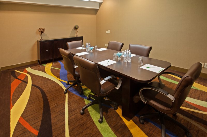Holiday Inn EVANSVILLE AIRPORT - Evansville, IN