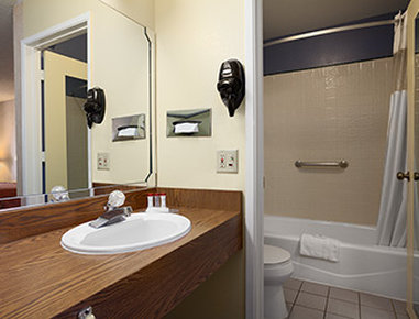 RAMADA LIMITED - Gilroy, CA
