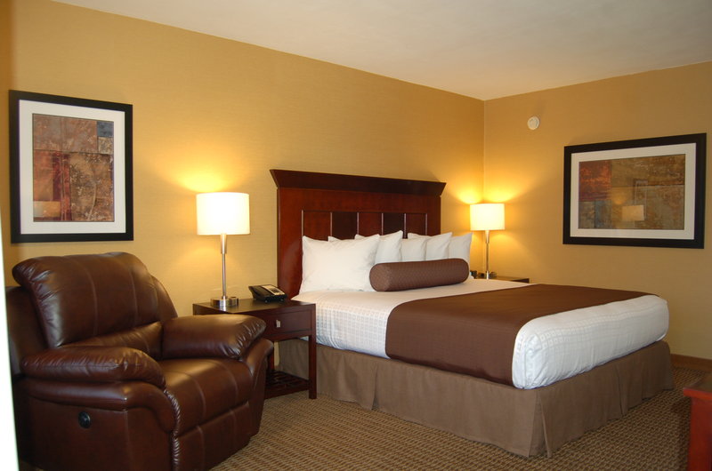 BEST WESTERN PLUS Carriage Inn - Van Nuys, CA