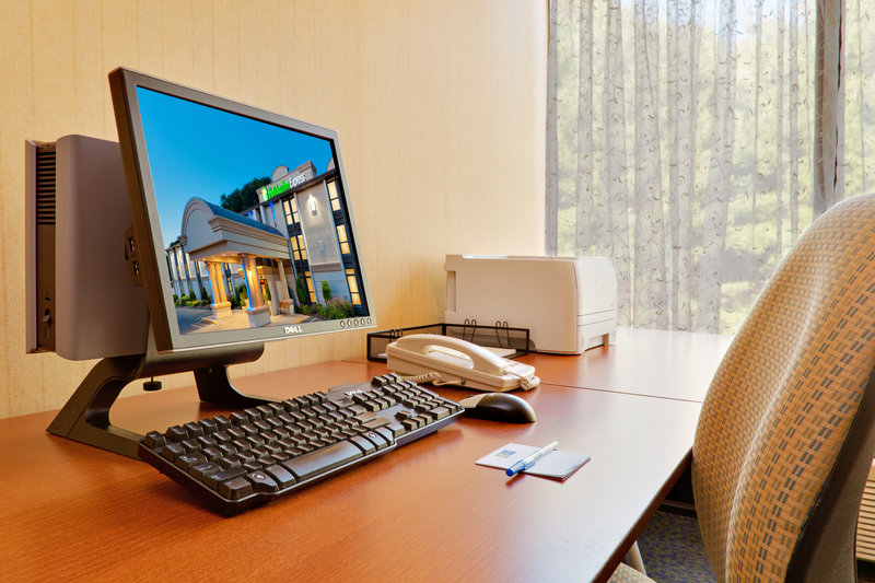 Holiday Inn Express SOUTHINGTON - Southington, CT