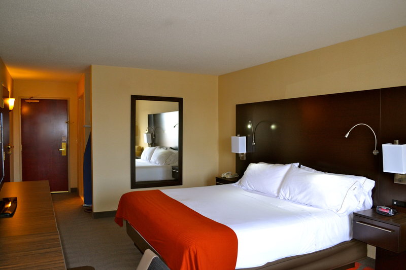 Holiday Inn Express & Suites WATERFORD - Waterford, MI