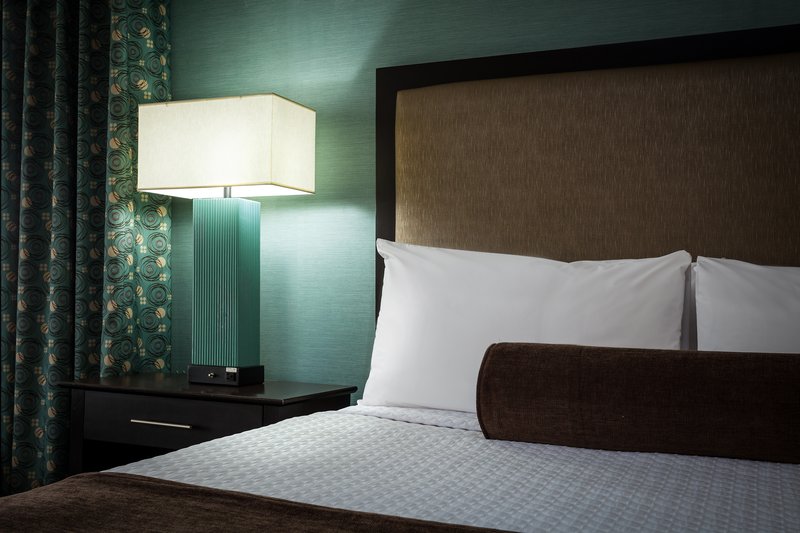 Crowne Plaza Anchorage-Midtown - Anchorage, AK