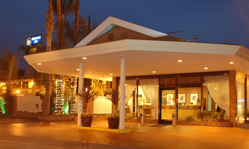BEST WESTERN PLUS Carriage Inn - Van Nuys, CA