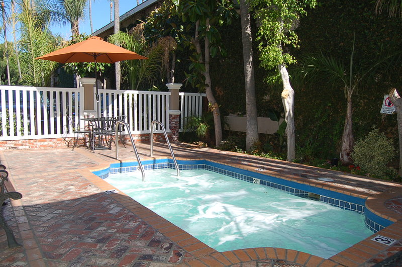 BEST WESTERN PLUS Carriage Inn - Van Nuys, CA