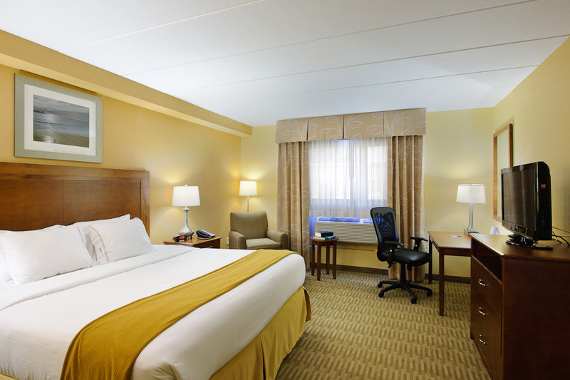 Holiday Inn Express PHILADELPHIA AIRPORT - Marcus Hook, PA