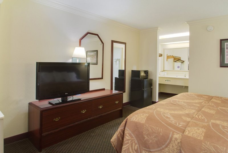 Best Western Inn & Suites - Byron, GA