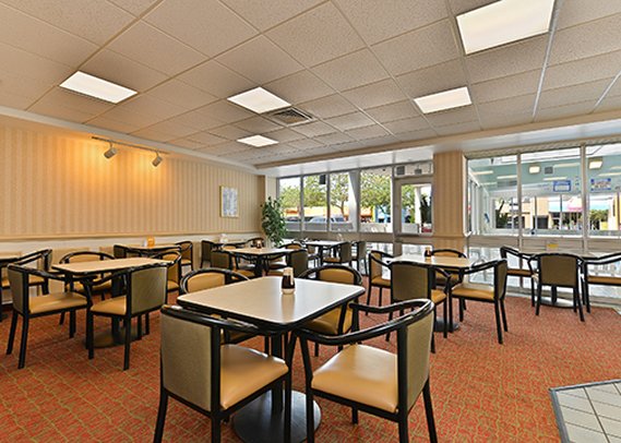 Econo Lodge-Oceanfront - Virginia Beach, VA