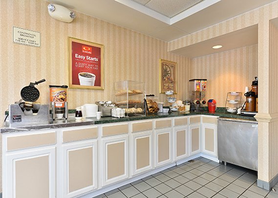 Econo Lodge-Oceanfront - Virginia Beach, VA
