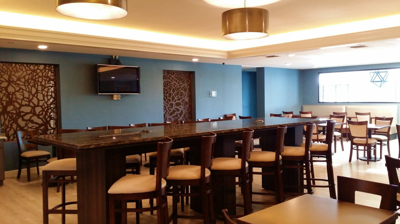 Holiday Inn Express Janesville-I-90 & US Hwy 14 - Janesville, WI