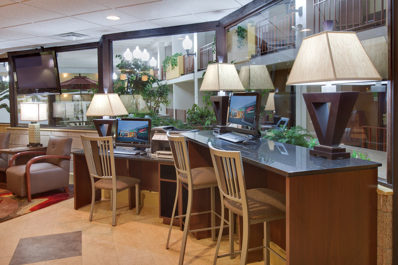 Holiday Inn AUSTIN CONFERENCE CENTER - Austin, MN
