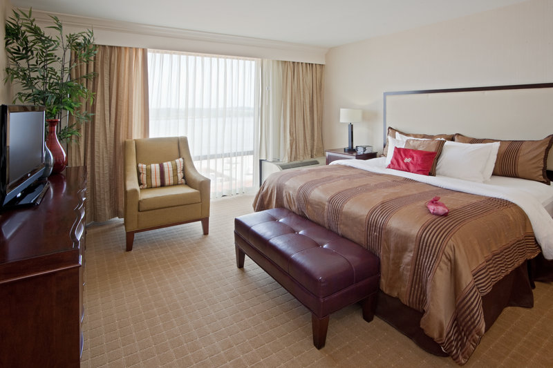 Crowne Plaza - Alexandria, VA