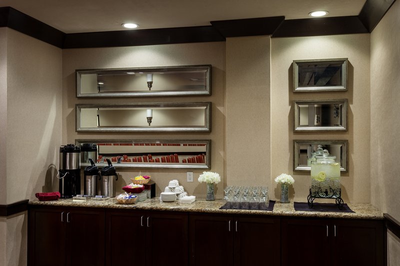 Crowne Plaza Anchorage-Midtown - Anchorage, AK