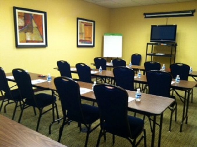 Holiday Inn Express & Suites ATLANTA EAST - LITHONIA - Dunwoody, GA