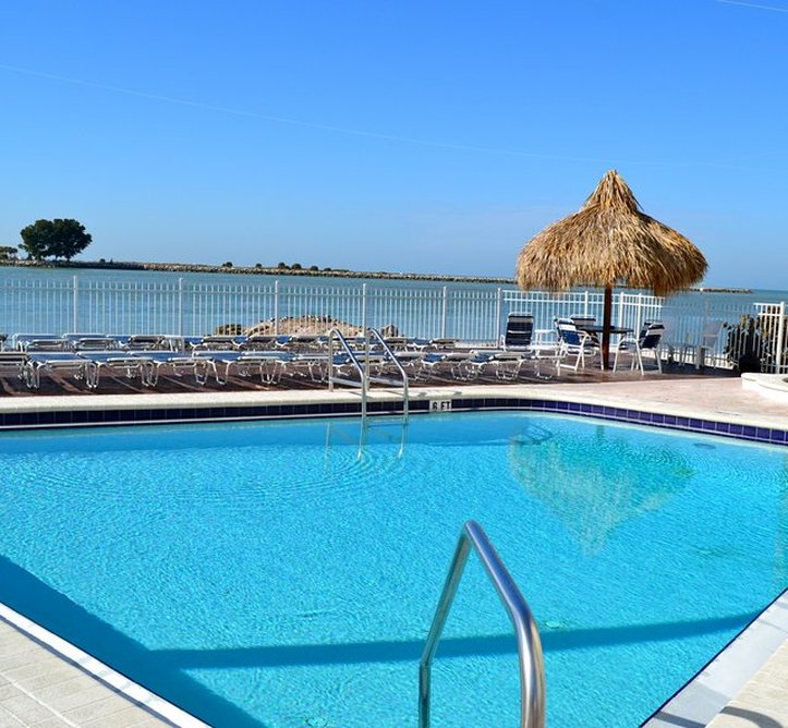 Econo Lodge-On The Beach - Clearwater, FL