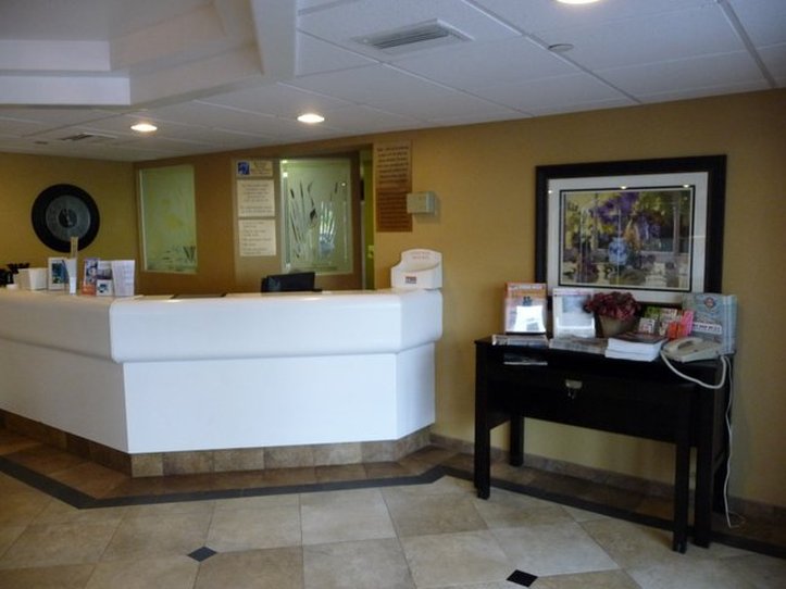 Econo Lodge-On The Beach - Clearwater, FL